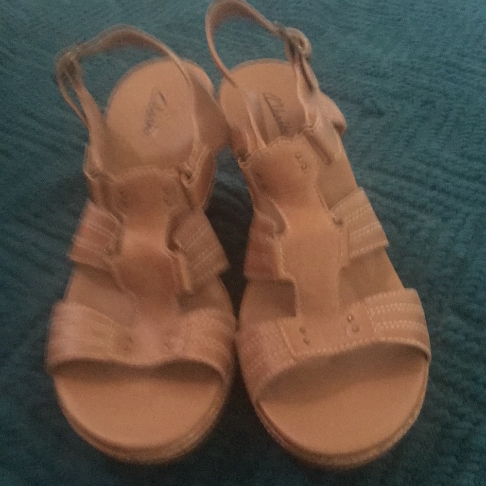 Clark’s wedge tan sandals
